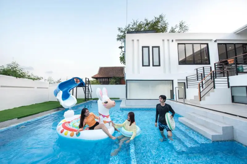 ภายนอก Kaena House