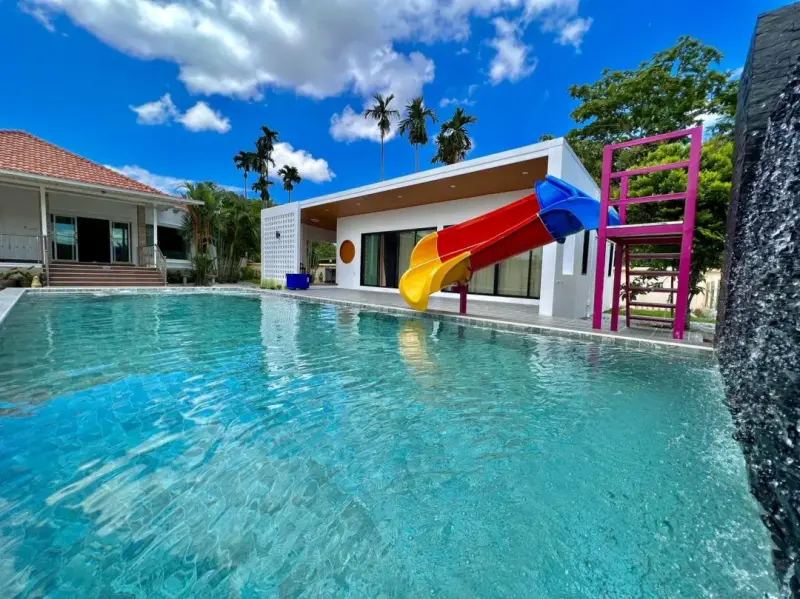 พูลวิลล่า The pixel pool villa pattaya