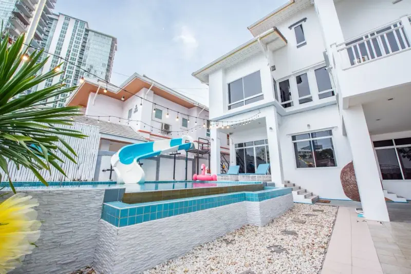 ภายนอก White Sand Pool Villa