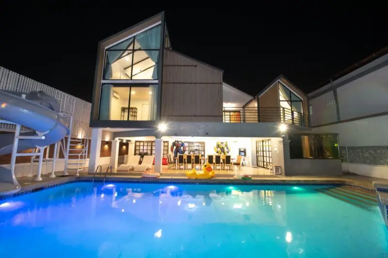 พูลวิลล่า The R2 Poolvilla