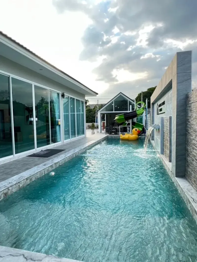 ภายนอก PORSCHE HOUSE