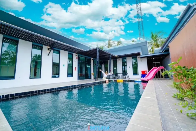พูลวิลล่า The Seasonal Poolvilla บ้านชมพูพันธุ์ทิพย์ (4นอน 3น้ำ)