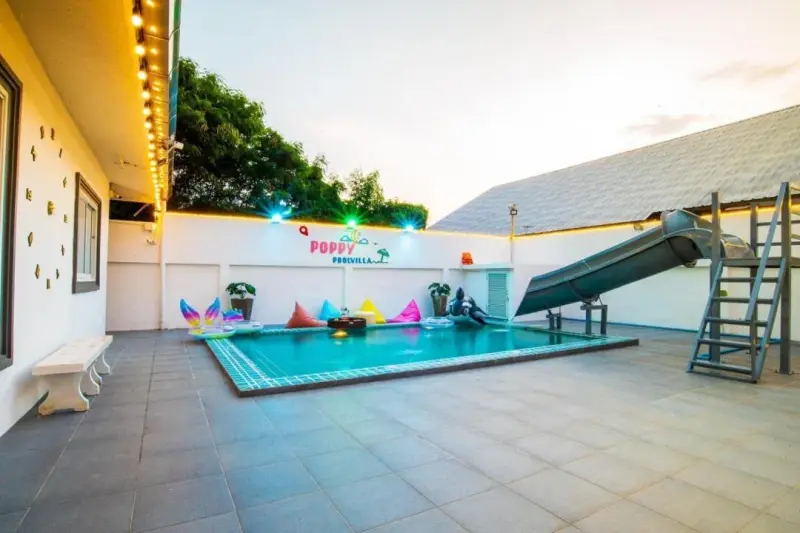 ภายนอก Poppy Poolvilla