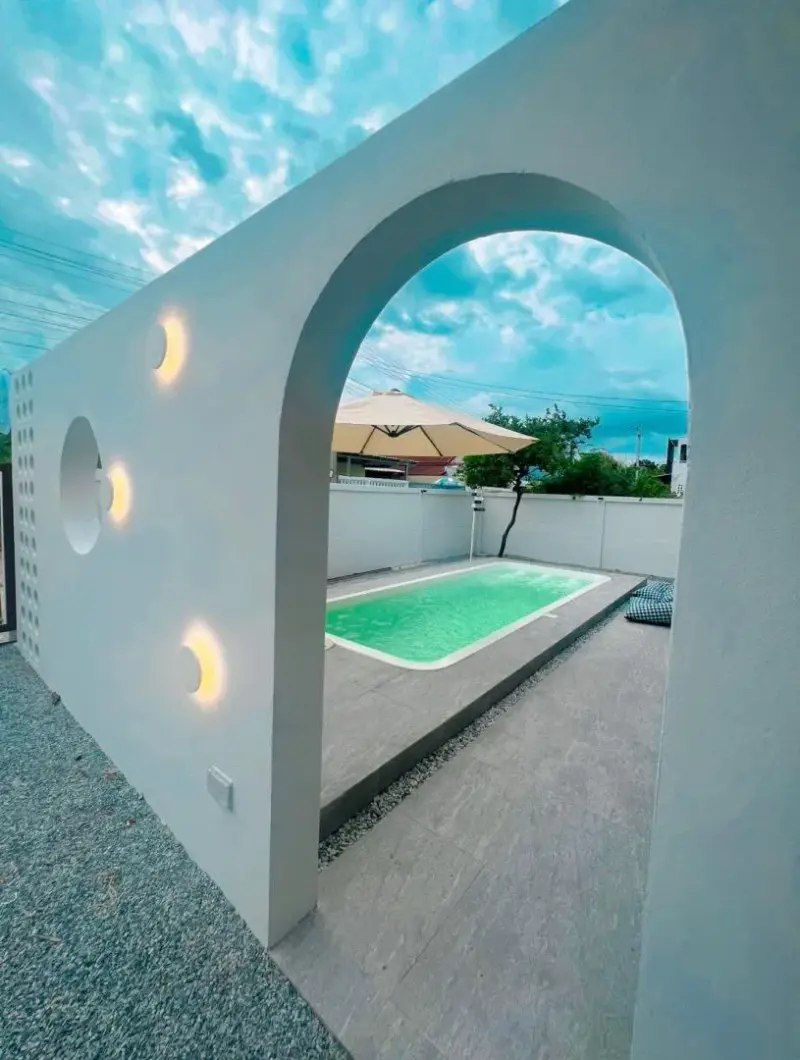 พูลวิลล่า Okinawa poolvilla บางแสน