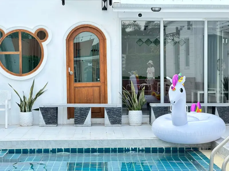 ภายนอก Happy Bear House Pool Party