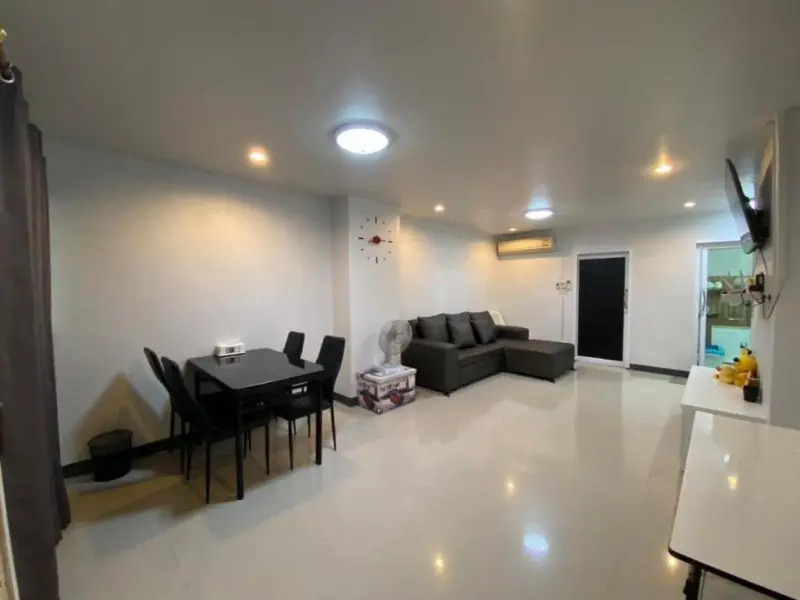 ภายใน KL2 (บางแสน)