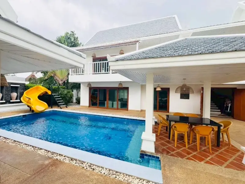 พูลวิลล่า Na Jomtien Villa 2
