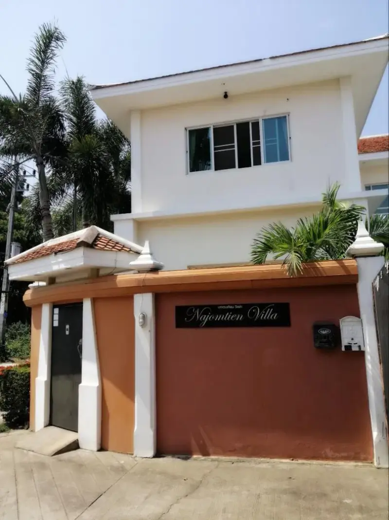 ภายนอก Na Jomtien Villa 4