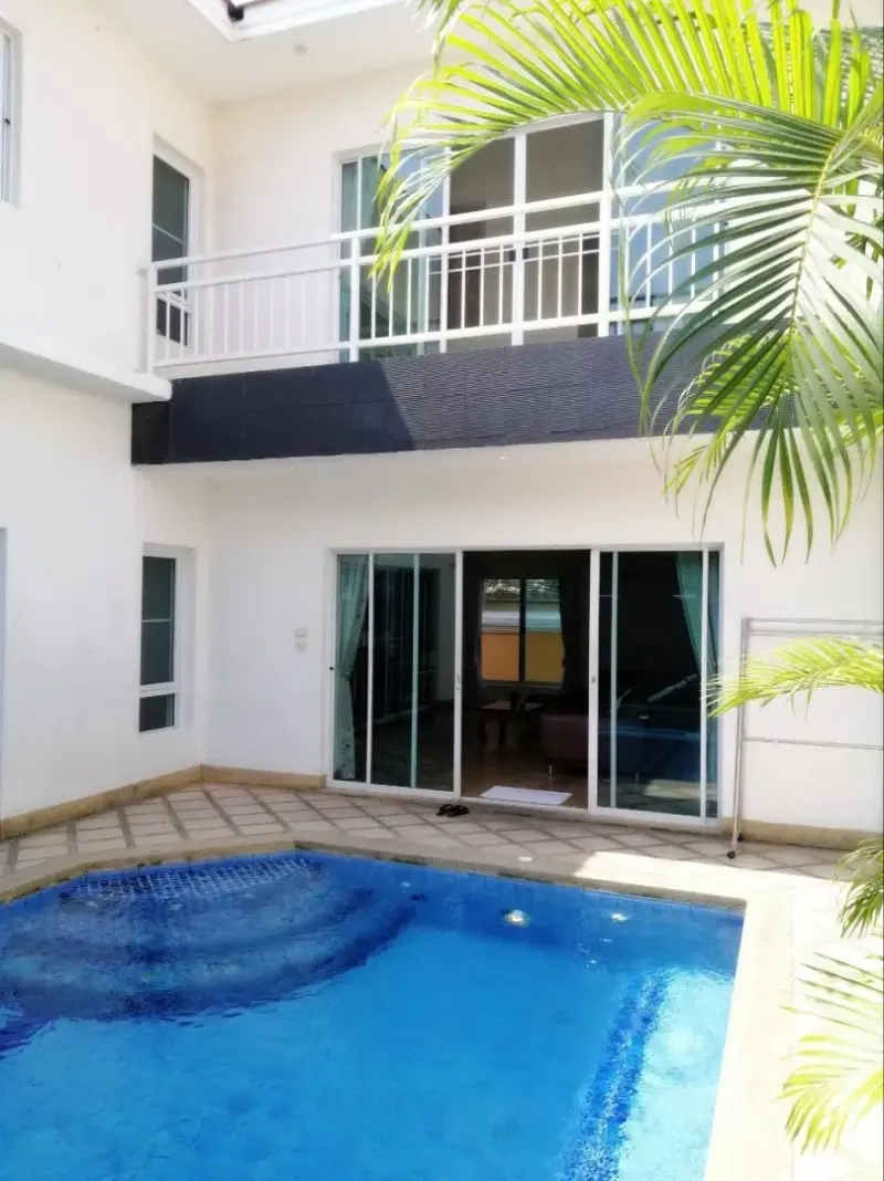 ภายนอก Na Jomtien Villa 4