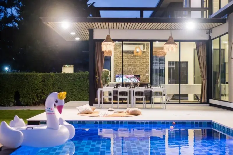 ภายนอก chloe house
