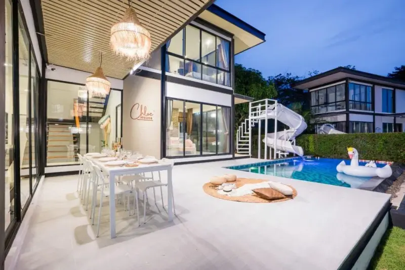 ภายนอก chloe house