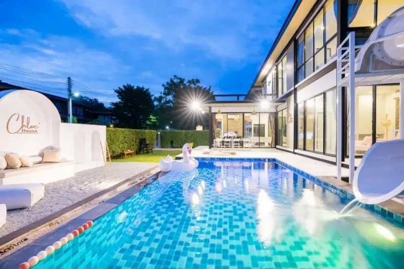 ภายนอก chloe house