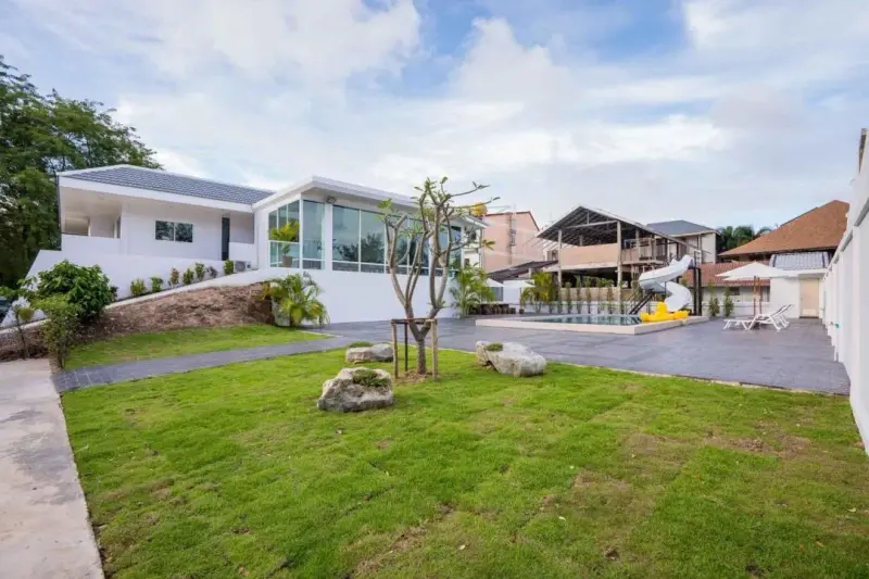 ภายนอก Royal beach villa by stayclassy @ chaam