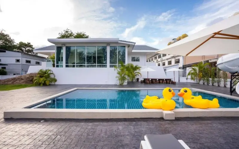 พูลวิลล่า Royal beach villa by stayclassy @ chaam