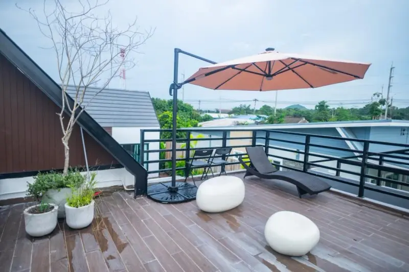 ภายนอก Thebeyonder House
