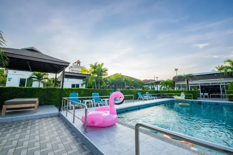 พูลวิลล่า B.L.B Poolvilla & Resort