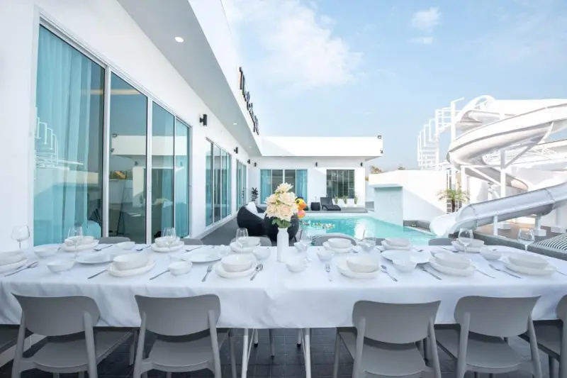 ภายนอก The Century Villa