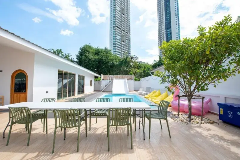 ภายนอก De Beach Pool villa