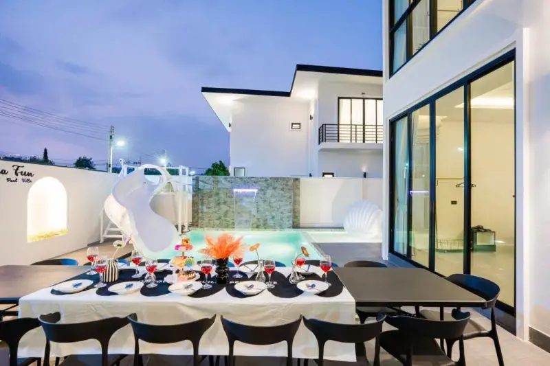 ภายนอก Mana Fun Pool Villa
