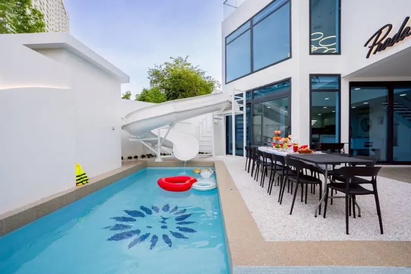 ภายนอก Prada Fun Pool Villa