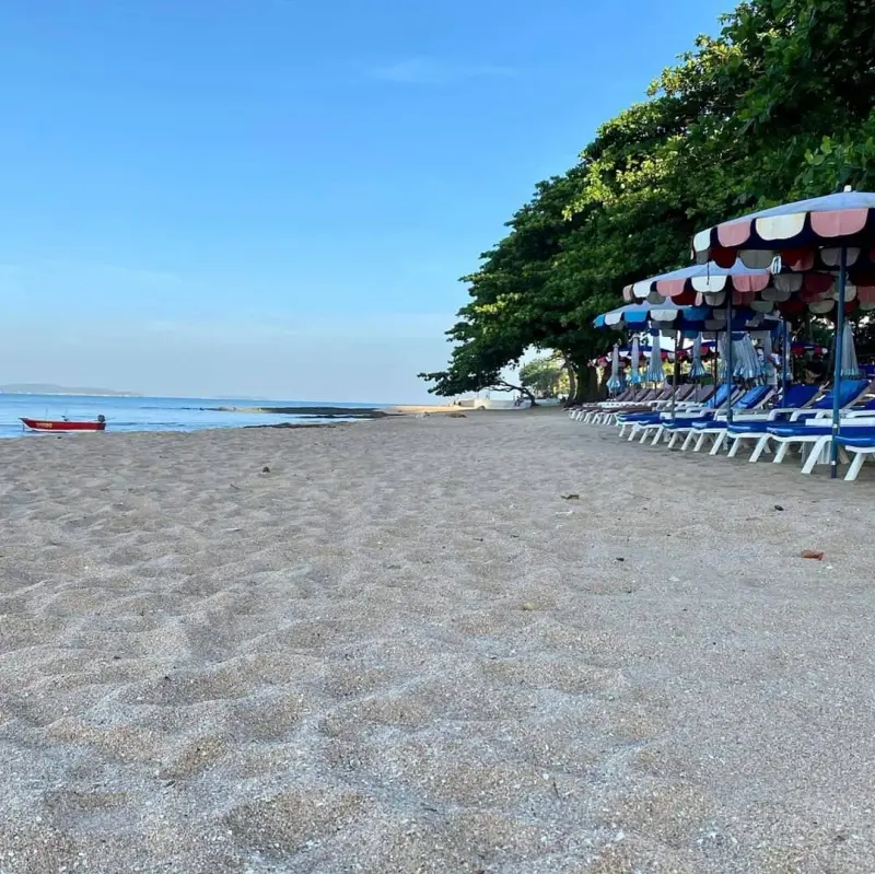ภายนอก 6 BEDROOM BEACH FRONT