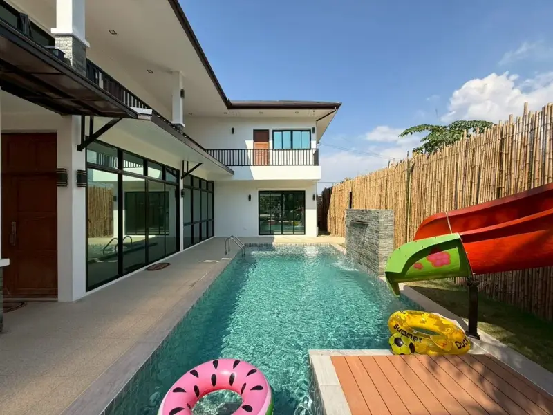 พูลวิลล่า J Pool บางเสร่