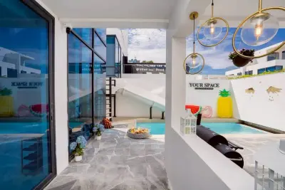 พูลวิลล่า Your Space PLUS pool villa