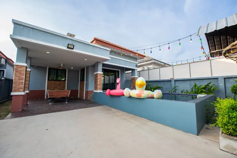 ภายนอก Rich pool villa
