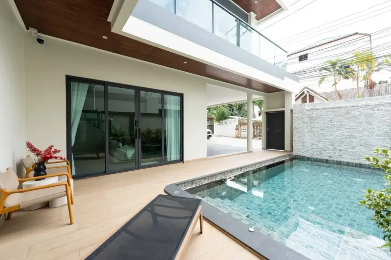 พูลวิลล่า Midtown Villa