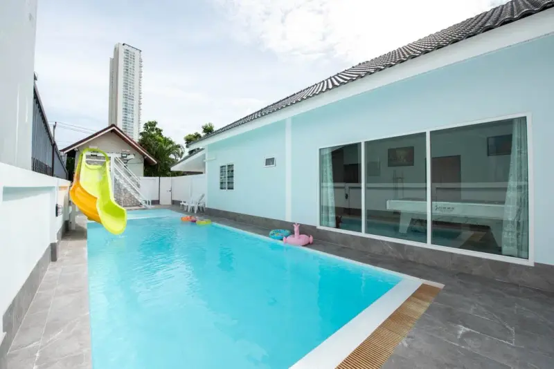 ภายนอก silver villa