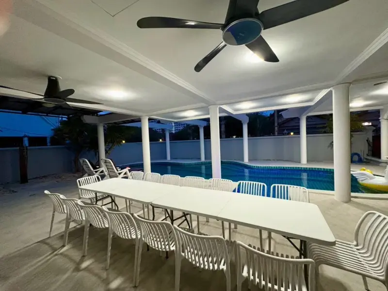 ภายนอก Oasis Jomtien