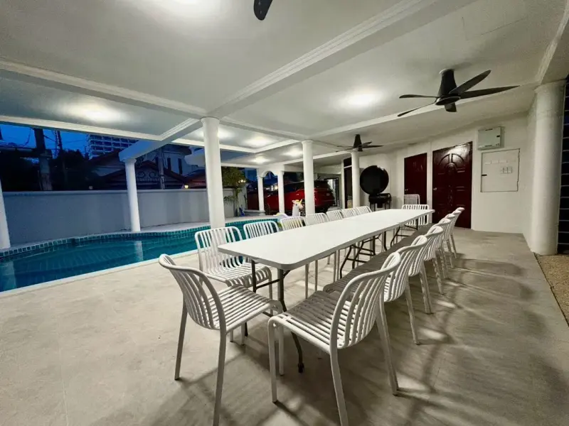 ภายนอก Oasis Jomtien