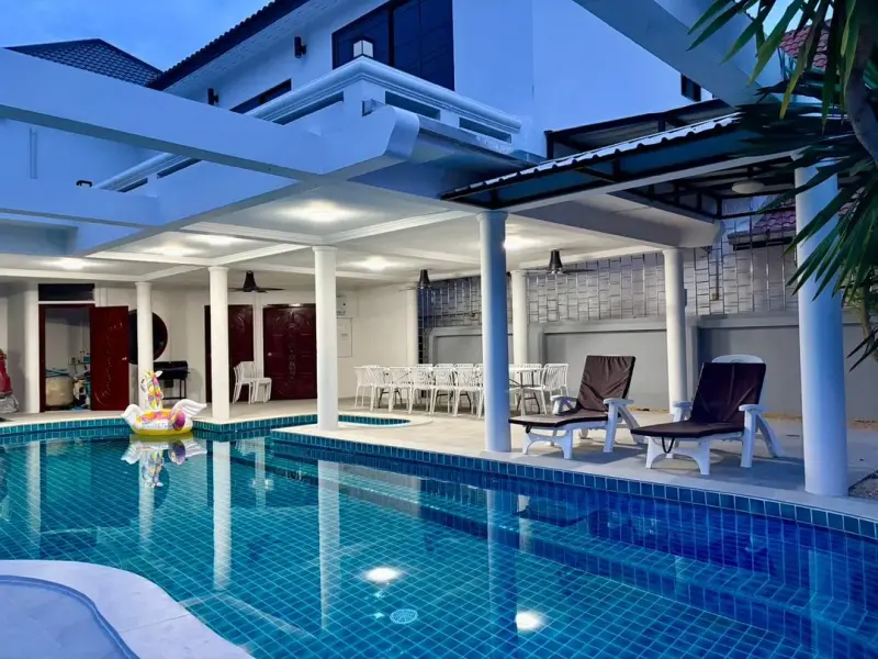 พูลวิลล่า Oasis Jomtien