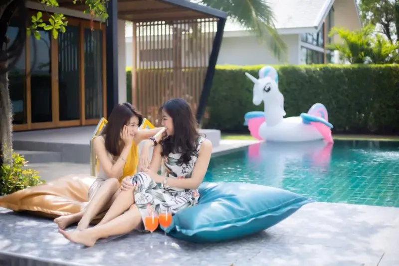 ภายนอก V1 (หัวหิน)