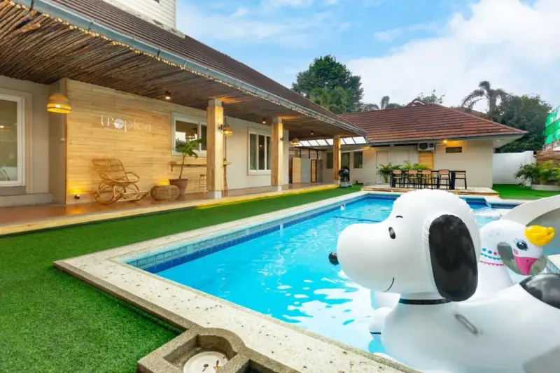 ภายนอก Tropica Poolvilla