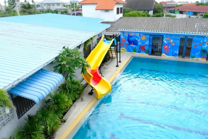 ภายนอก Mek Villa