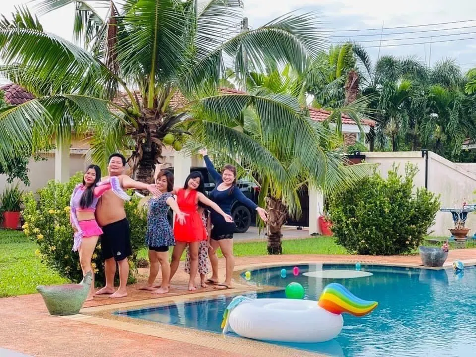 รูปจากลูกค้า BangSaray Family