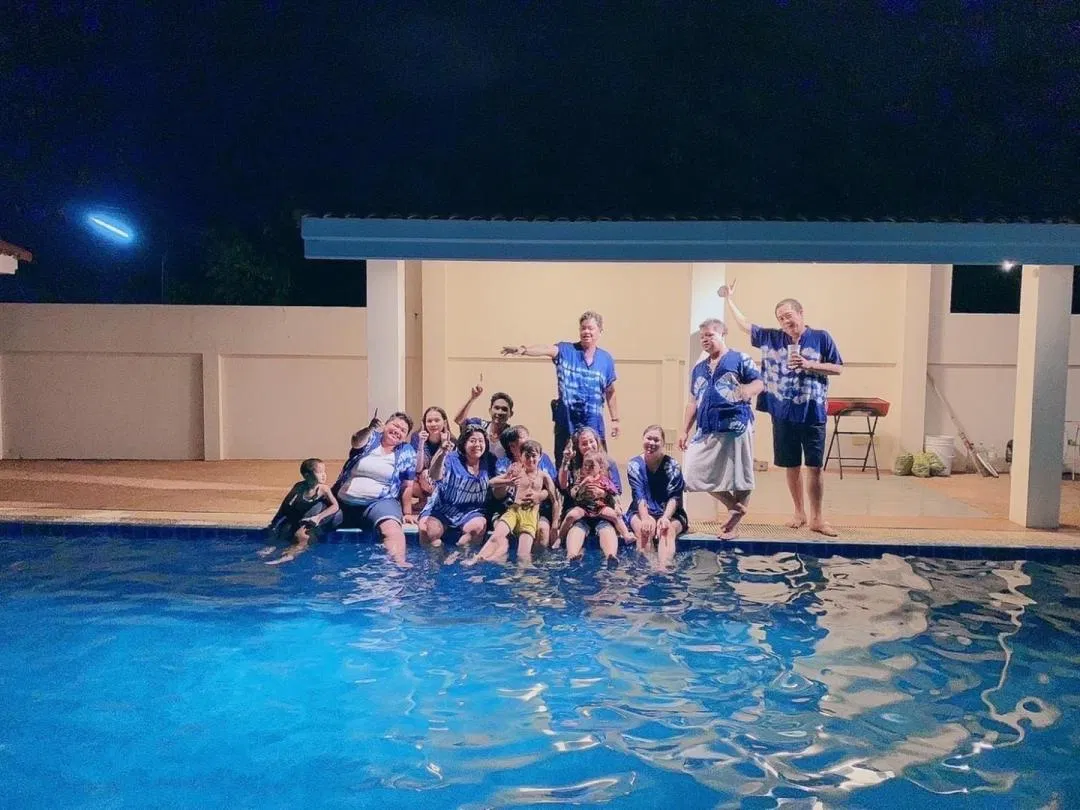 รูปจากลูกค้า BangSaray Family