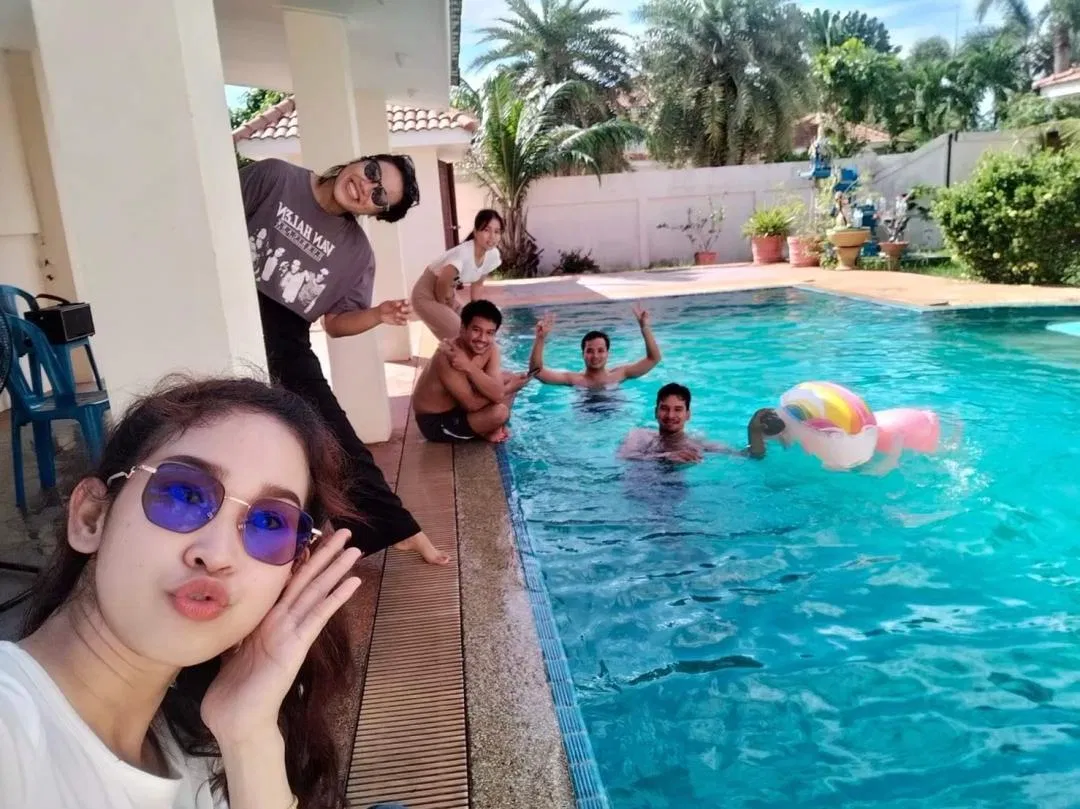 รูปจากลูกค้า BangSaray Family