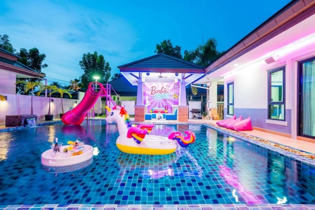 ภายนอก Barbie