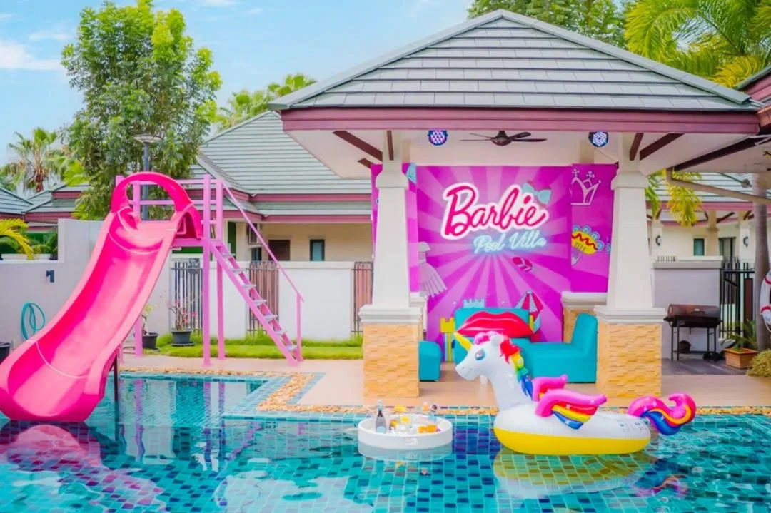 ภายนอก Barbie