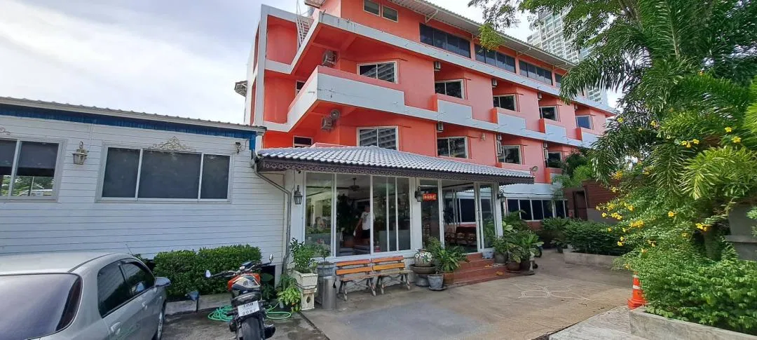 ภายนอก Beery nearly beach