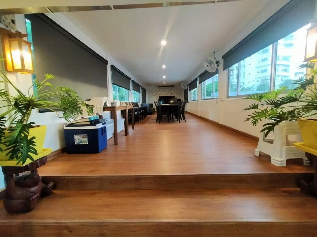 ภายใน Beery nearly beach