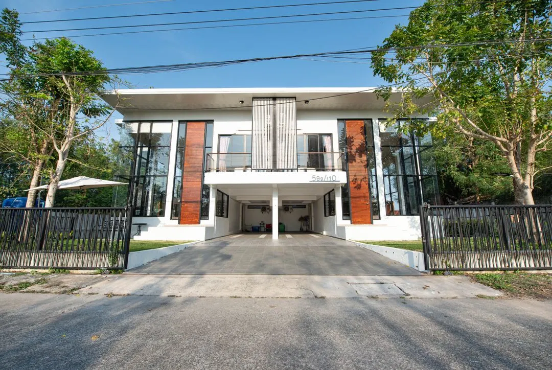 ที่จอดรถ Kaena House