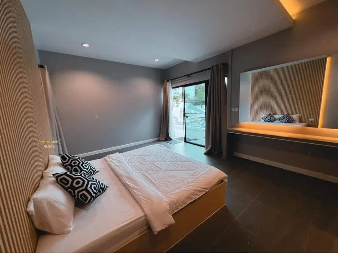 ห้องนอน BLACK MOON หาดบางแสน