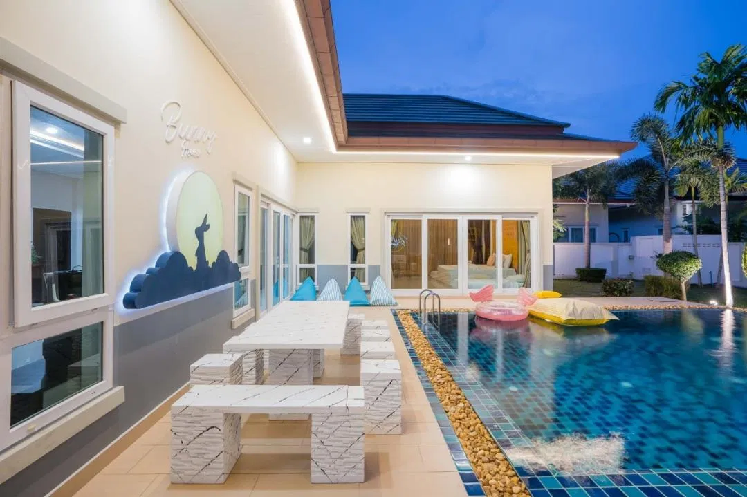 ภายนอก Bunny house
