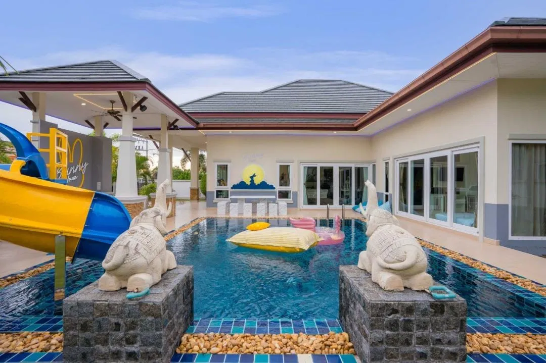ภายนอก Bunny house