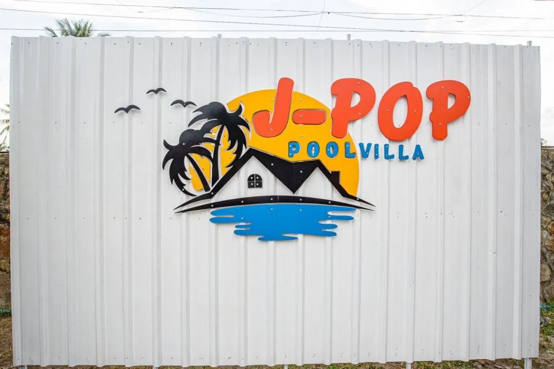 ภายนอก J Pop Poolvilla