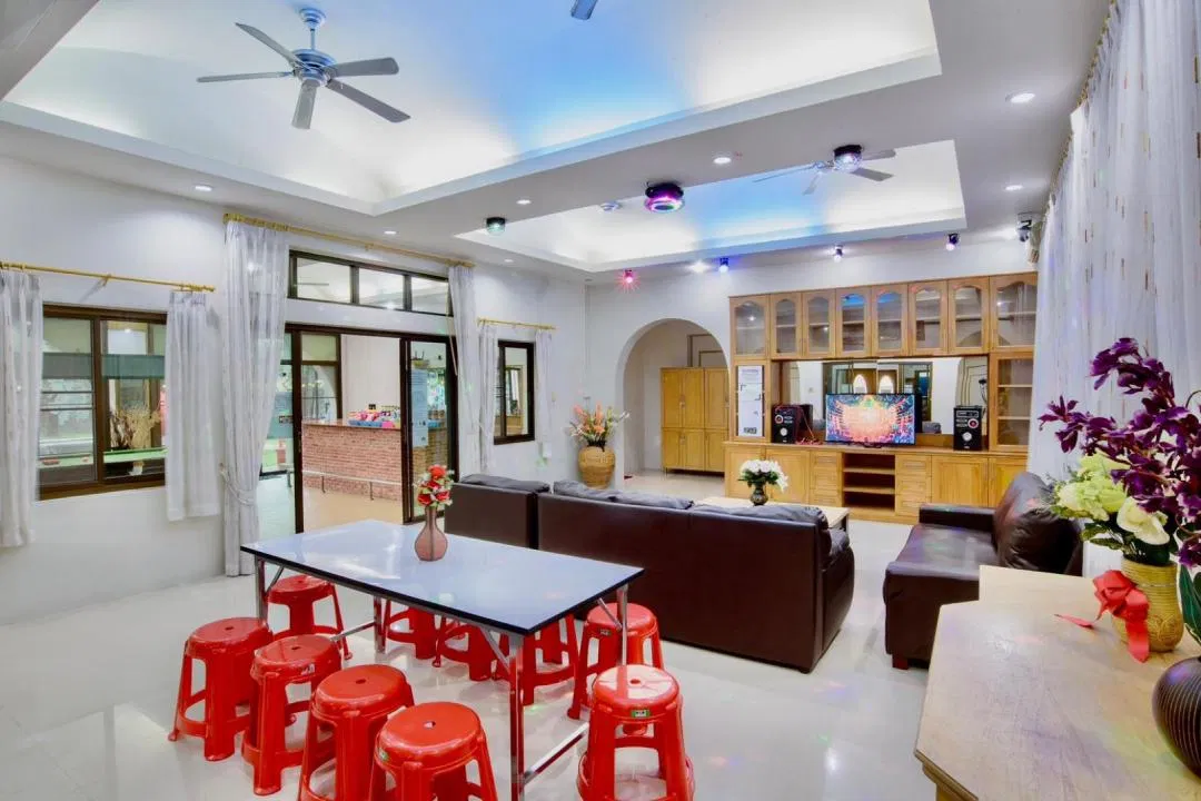 ภายใน J Pop Poolvilla