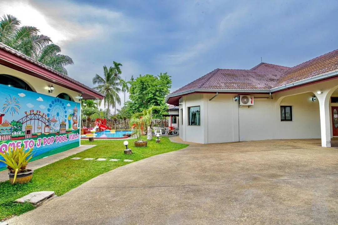 ที่จอดรถ J Pop Poolvilla
